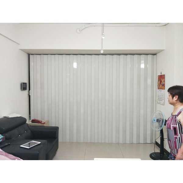 塑膠拉門-忠允窗簾企業社