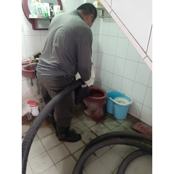 通馬桶 通馬桶