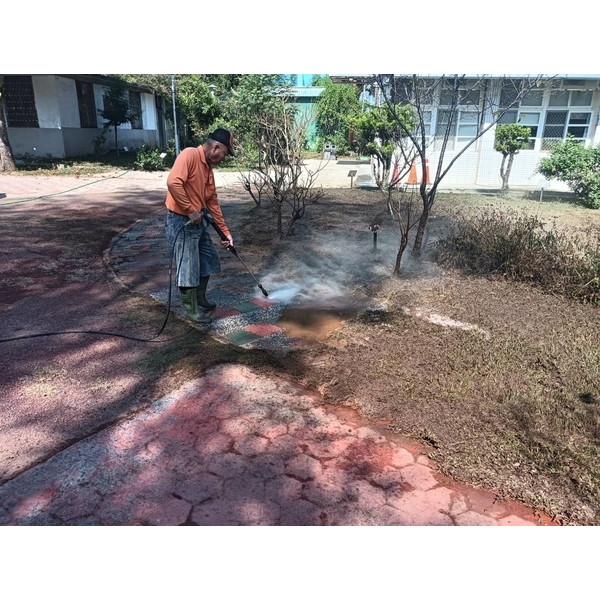 連鎖磚高壓沖洗