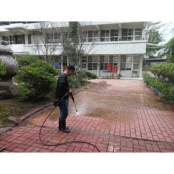 連鎖磚高壓沖洗 連鎖磚高壓沖洗-正順清潔社