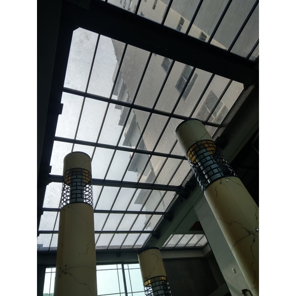 電動採光罩台南皇龍建設天朵大樓中庭開啟關閉-龍諸企業有限公司