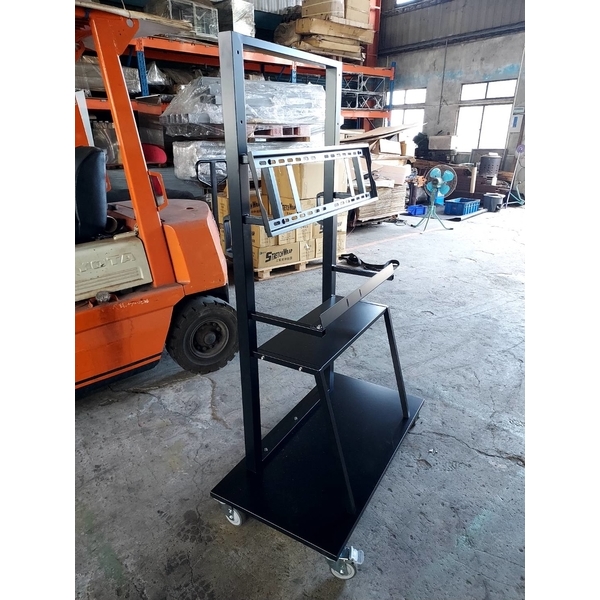 032D77 移動式電視架；移動式落地架；電視架；電視支架-棨專工業有限公司