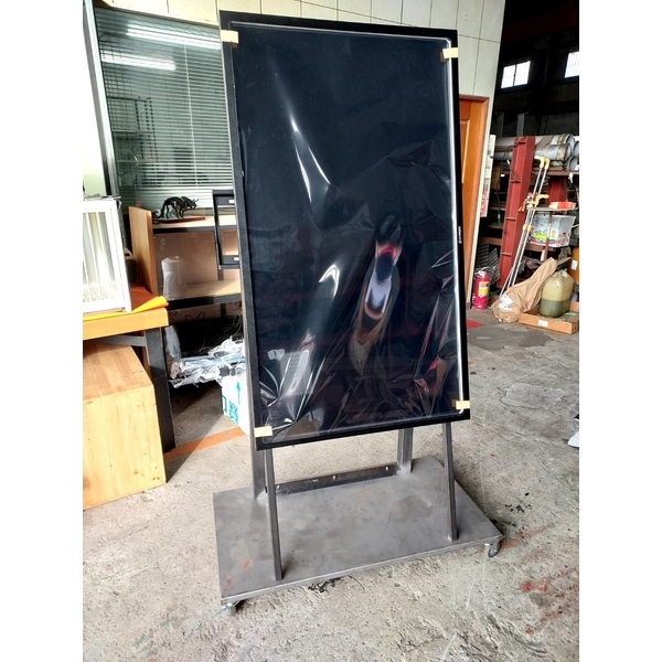 032D77 移動式電視架；移動式落地架；電視架；電視支架-棨專工業有限公司