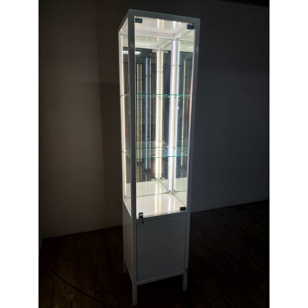 CI-A-A01 玻璃展示櫃；公仔展示櫃；展示櫃-棨專工業有限公司