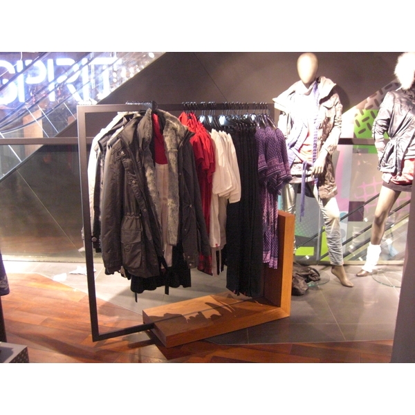 T型展示架；鐵件-棨專工業有限公司