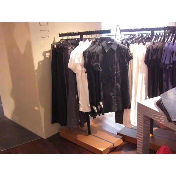 T型展示架；鐵件-棨專工業有限公司