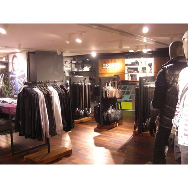 057A18 T型展示架；鐵件-棨專工業有限公司