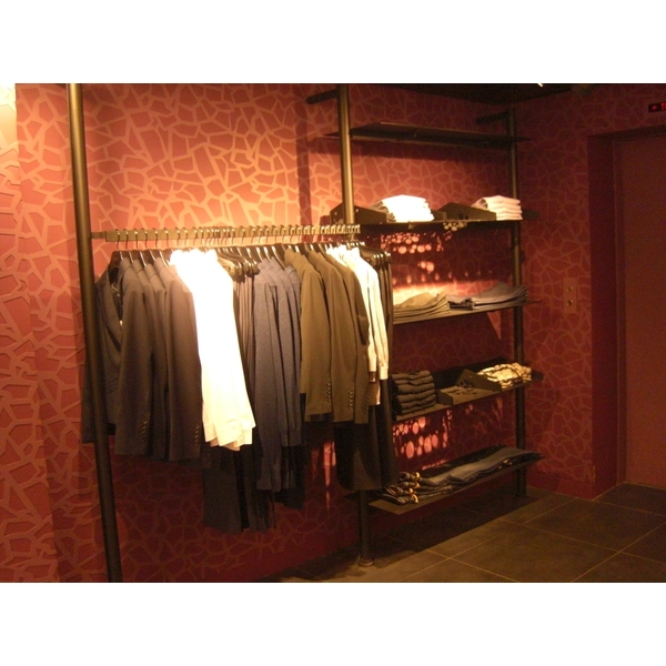 壁面式商品展示架；展示架-棨專工業有限公司