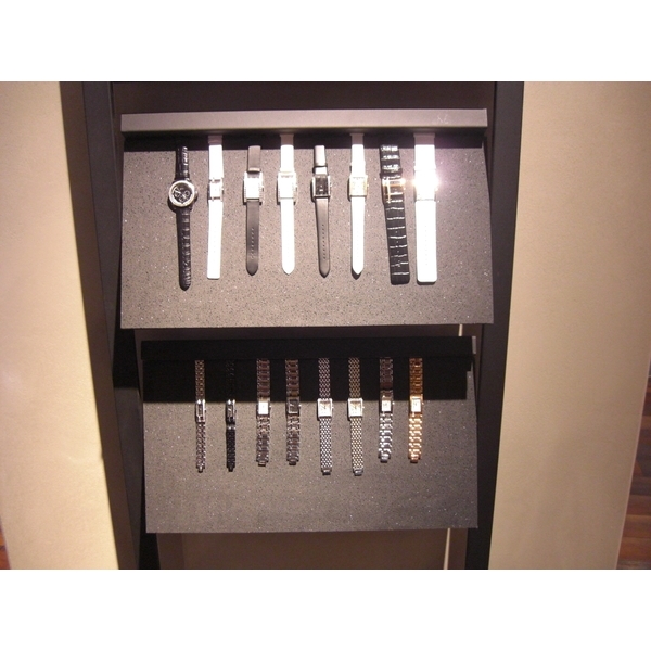 P012 面式商品展示架；展示架-棨專工業有限公司