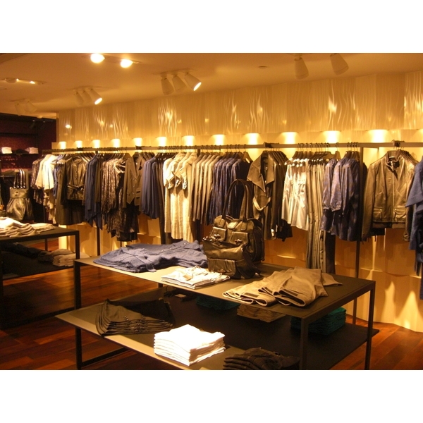 壁面式商品展示架；展示架-棨專工業有限公司