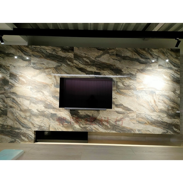 高雄展中-豐隆建材行