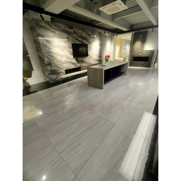 高雄展中-豐隆建材行