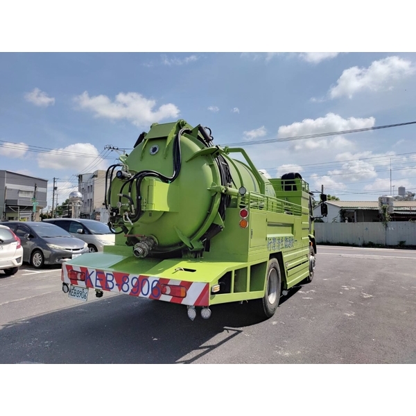 高壓水刀沖吸清溝車