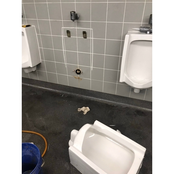 通小便斗