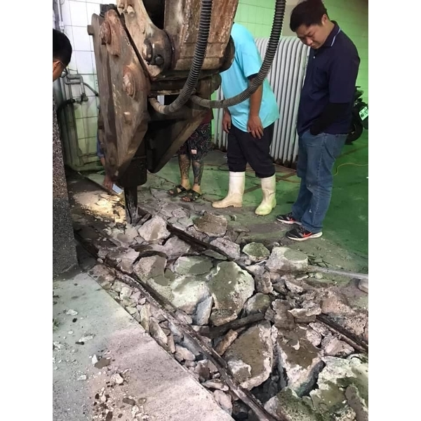 鐵門軌道拆除