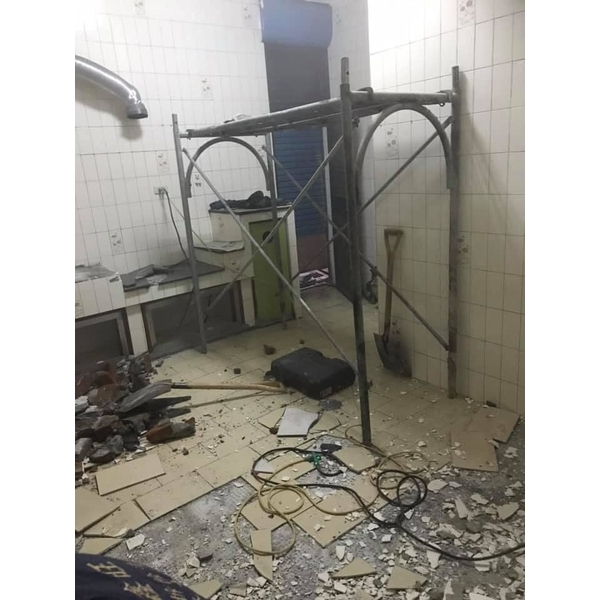 打石廚房地板+壁磚及2樓陽台地板 打石廚房地板+壁磚及2樓陽台地板