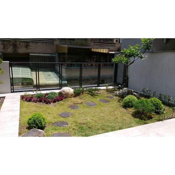 花圃整理-芳禾園園藝