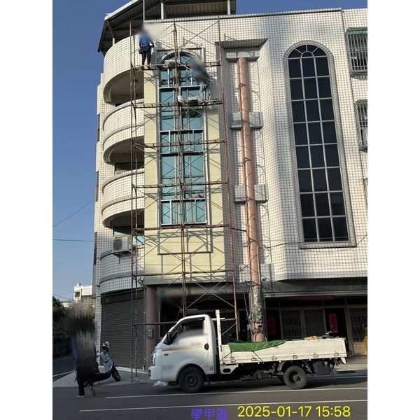 外牆穿鐵衣(c型鋼&白鐵裝潢板) 外牆穿鐵衣(c型鋼&白鐵裝潢板)