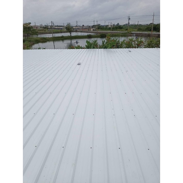 貨櫃屋搭建鐵皮屋(五溝清板) 貨櫃屋搭建鐵皮屋(五溝清板)