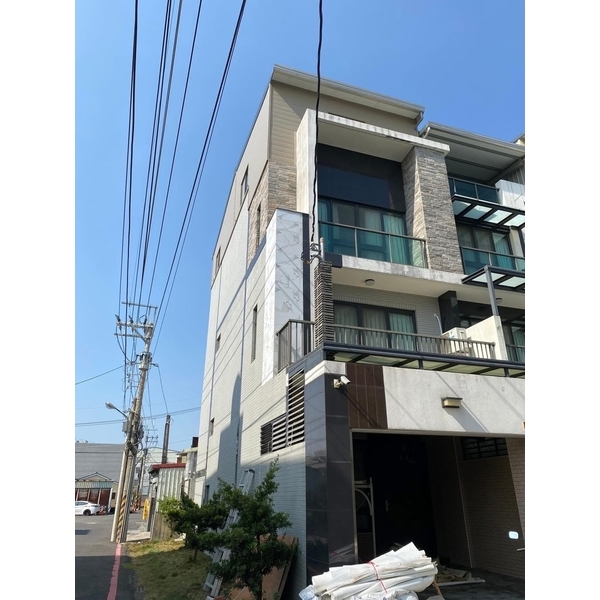 案例1:白鐵玻璃鋼瓦&裝潢板 案例1:白鐵玻璃鋼瓦&裝潢板