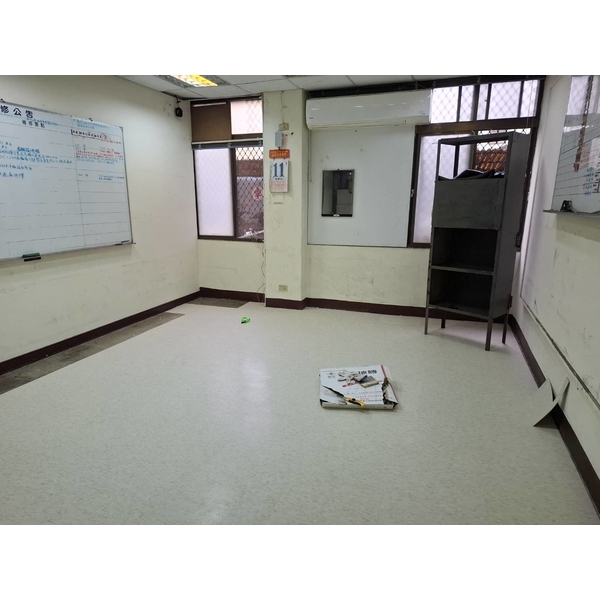 文康室塑膠地板舖設