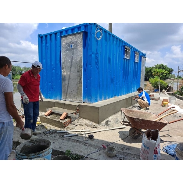 新建貨櫃屋廁所砌磚階梯及粉光施工 新建貨櫃屋廁所砌磚階梯及粉光施工