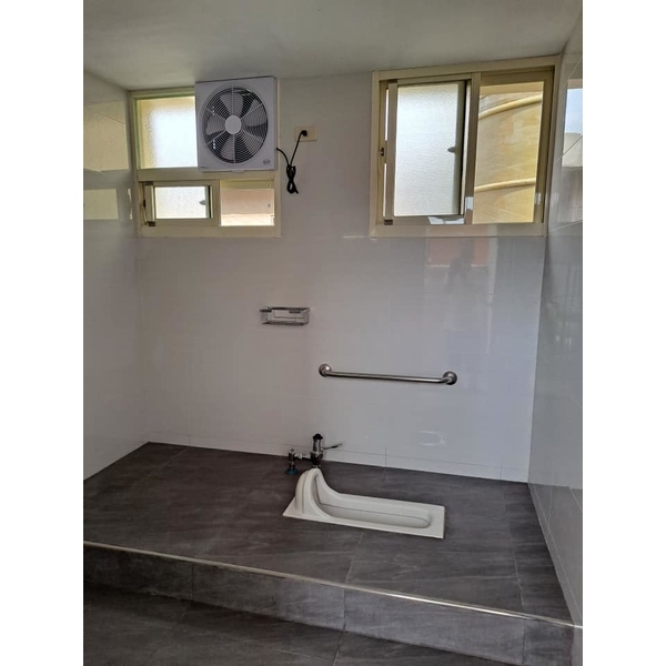 女廁所及工具間整修
