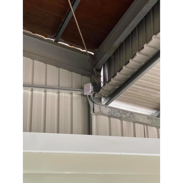 監視器安裝含警報發報蜂鳴器
