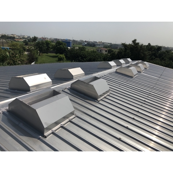 台南市大灣區新建別墅廠房(白鐵浪板)-標準型 台南市大灣區新建別墅廠房(白鐵浪板)-標準型