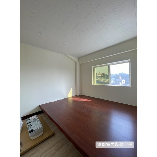 吸音板天花板+加高耐磨木地板 吸音板天花板+加高耐磨木地板