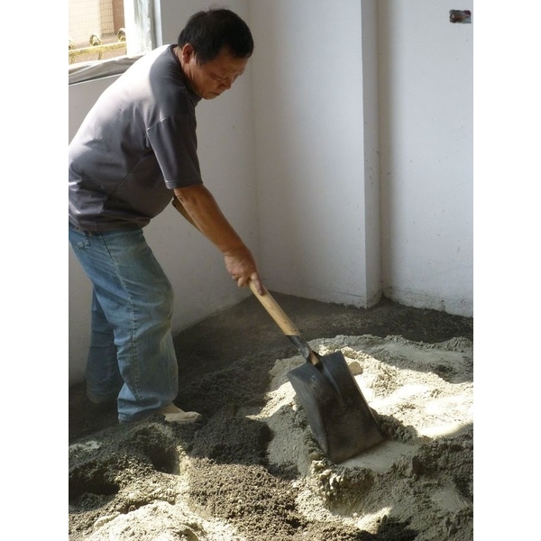 建築粗工