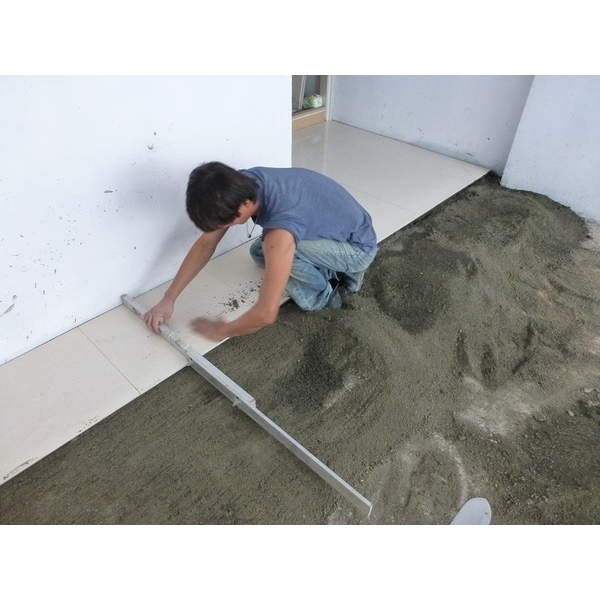 建築臨時工／舖貼地磚-德昌工程企業公司