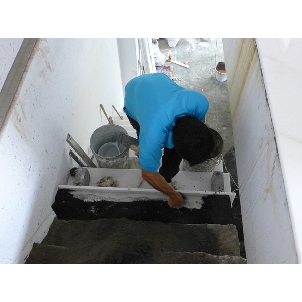 建築臨時工／舖貼地磚-德昌工程企業公司