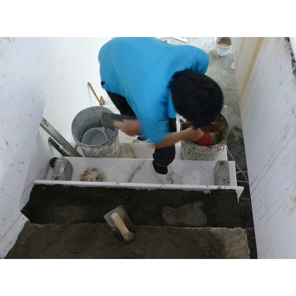 建築臨時工／舖貼地磚-德昌工程企業公司