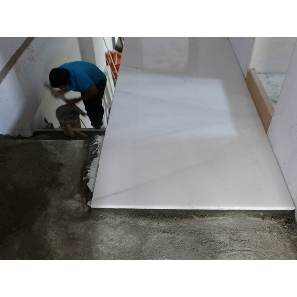 建築臨時工／舖貼地磚-德昌工程企業公司