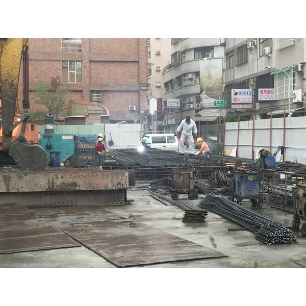 大樓粗工／建築工