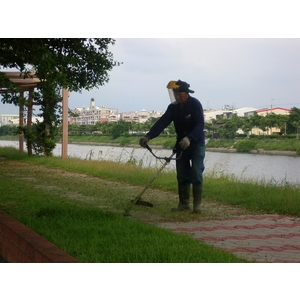 除草工／割草工-德昌工程企業公司