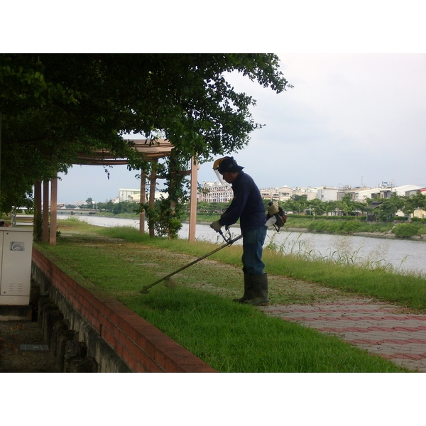 除草工／割草工-德昌工程企業公司