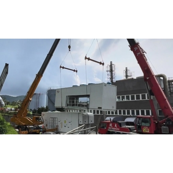貨櫃型柴油發電機組吊掛作業-啟大起重工程行