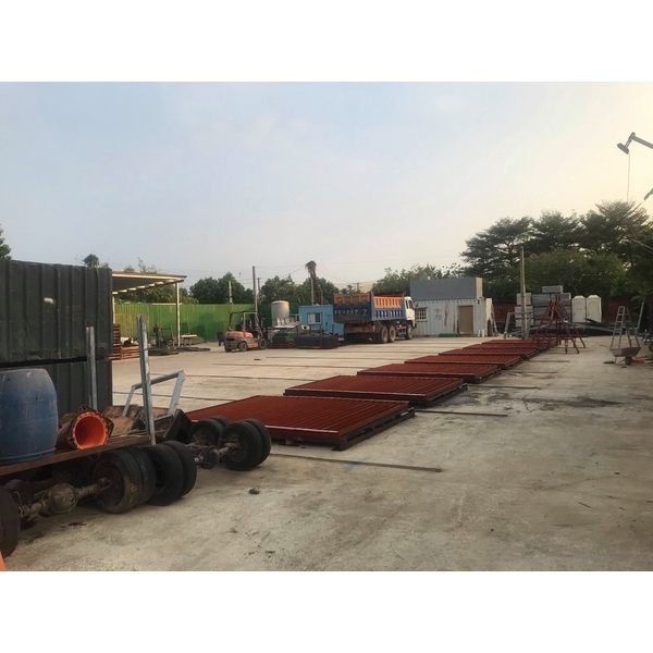 廠內製作水泥柱-承蓁工程行