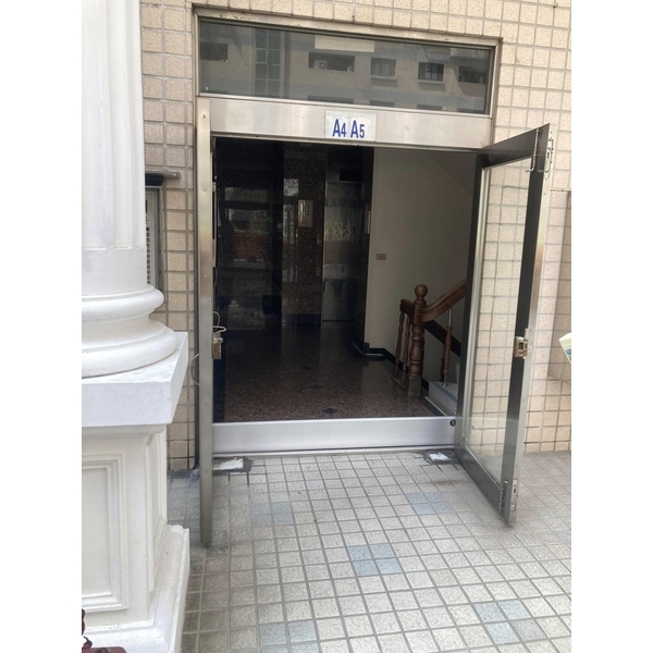 大樓防水閘門工程