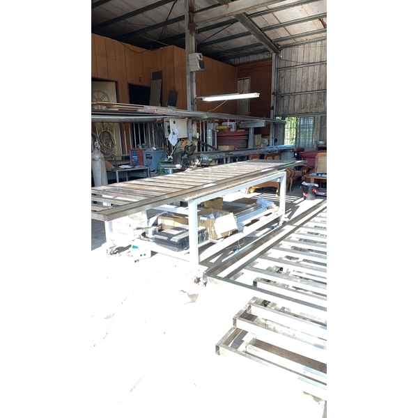 不銹鋼欄桿工廠預製加工，焊接作業-和鑫鋼鋁企業社
