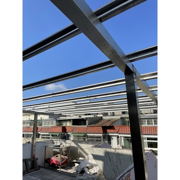 頂樓不銹鋼鐵皮加蓋工程-和鑫鋼鋁企業社