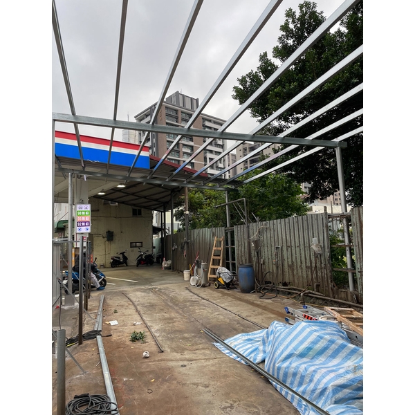 洗車場遮雨棚搭建-和鑫鋼鋁企業社