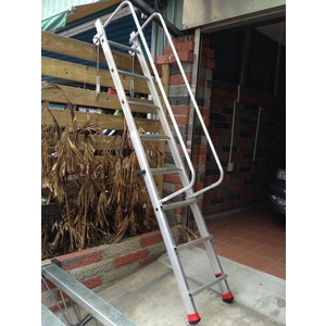 伸縮式上下設備-侲丰工程有限公司