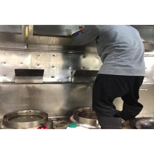 餐飲業中央廚房油煙罩清洗保養-澄明環境清潔股份有限公司