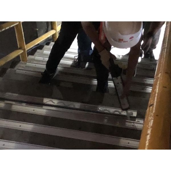 樓梯修繕工程（含泥作及止滑條安裝）