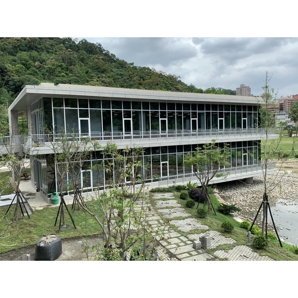 政大圖書館 政大圖書館