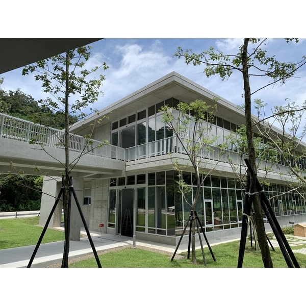 政大圖書館