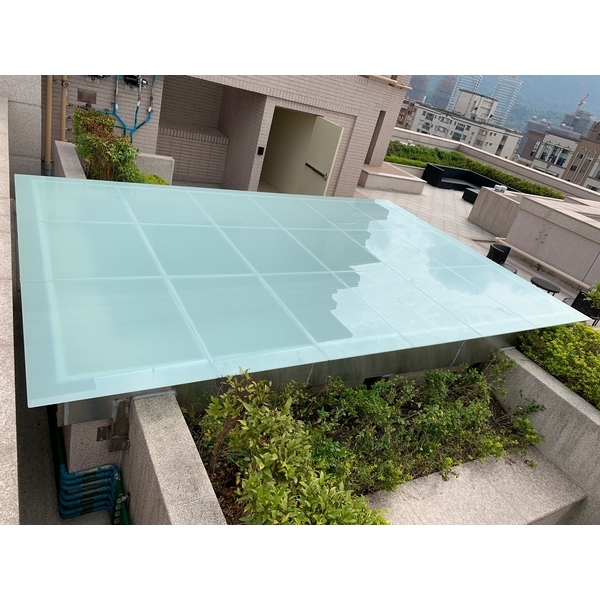 玻璃雨遮-啟陽鐵工廠